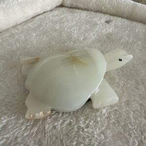 CARVED NATURAL ONYX STONE‎ TURTLE SCULPTURE 5"X4"
